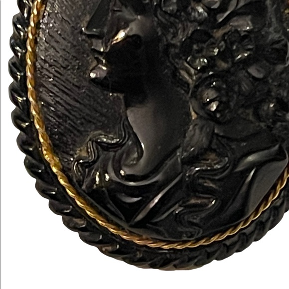 Antique Large Black Mourning JET Carved? Cameo with Gold band - Picture 7 of 11